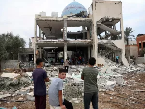 Ataque israelense contra mesquita mata 21 pessoas na Faixa de Gaza