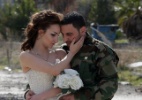 Amor em tempos de guerra: noivos fazem fotos em área devastada na Síria - Joseph Eid/AFP 