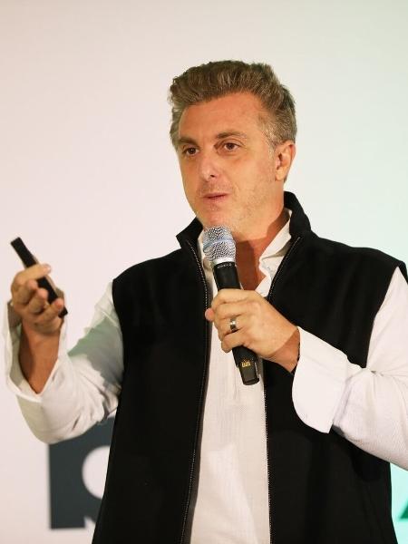O apresentador de TV e investidor Luciano Huck durante palestra no Brazil at Silicon Valley, na Califórnia - Divulgação