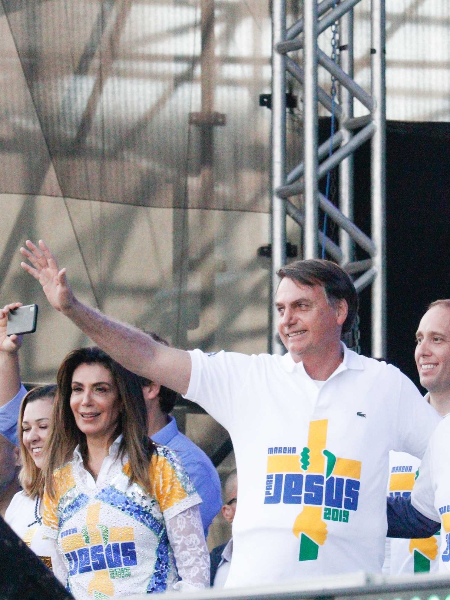 Ao vivo: Bolsonaro participa de encontro com evangélicos 