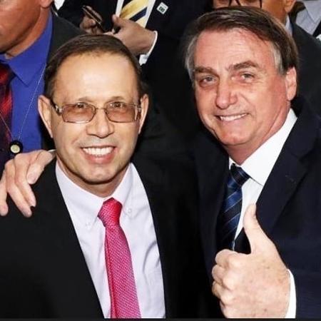 O empresário Carlos Wizard ao lado do presidente Jair Bolsonaro - Reprodução/Instagram