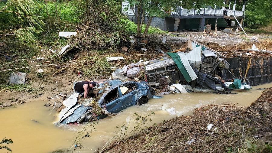 Fortes chuvas causam mortes e destruição no estado norte-americano de Kentucky - Wang Changzheng/Xinhua