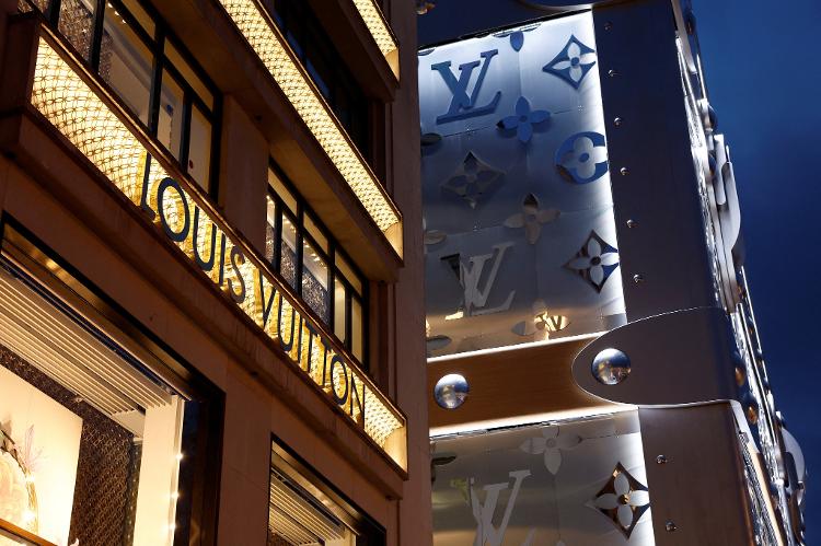 Loja da Louis Vuitton em Paris