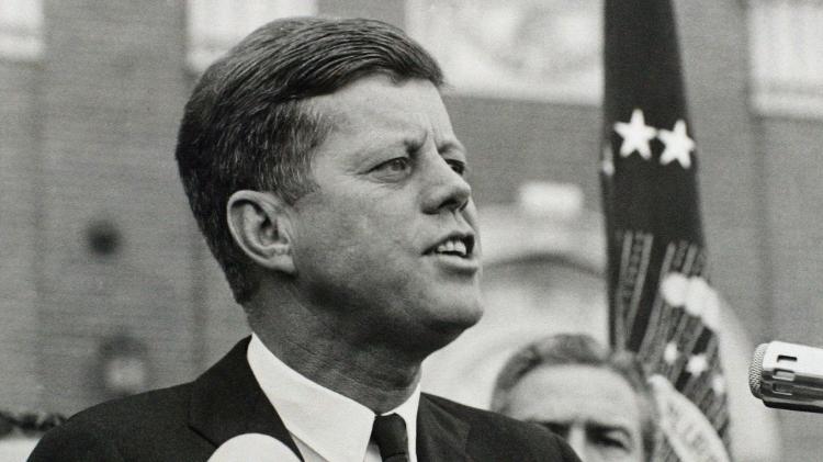 John F. Kennedy, presidente dos EUA, horas antes de ser morto durante uma carreata em Dallas, no Texas