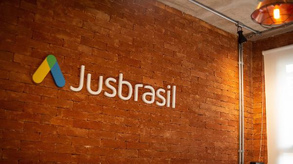 Jusbrasil, plataforma brasileira de acompanhamento processual