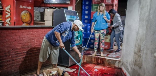 Chacina deixou 18 mortos e 6 feridos em Osasco e Barueri, na Grande São Paulo - Avener Prado/Folhapress