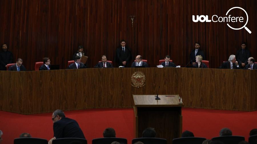 Ministros tomam assento para iniciar a sessão que retoma o julgamento da ação contra a chapa Dilma-Temer, no TSE (Tribunal Superior Eleitoral) - Pedro Ladeira/Folhapress