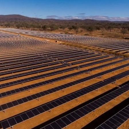 Parque solar que vai gerar energia para abastecer shopping no Rio ocupa área equivalentes 24 campos de futebol -  Multiplan/Divulgação