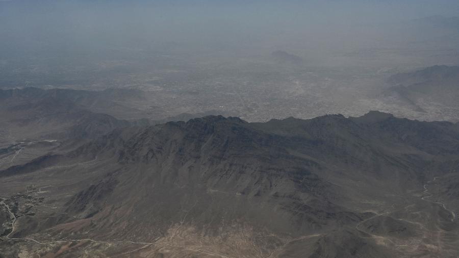 Afeganistão tem reservas de bauxita, cobre, ferro, lítio e terras-raras, segundo boletim geológico - Adek Berry/AFP