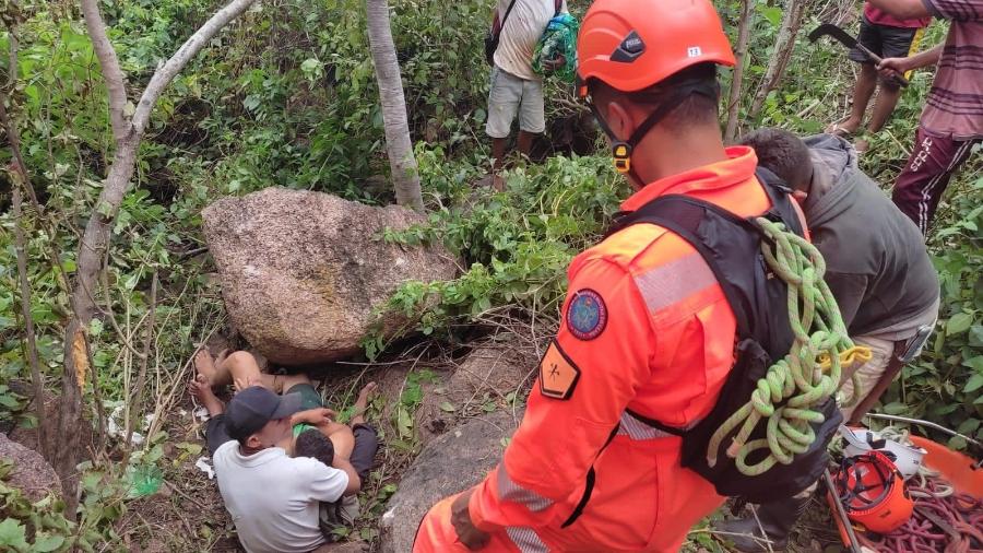 Homem caiu de altura de 150 metros e foi resgatado pelo Corpo de Bombeiros do Ceará - Corpo de Bombeiros do Ceará/Reprodução