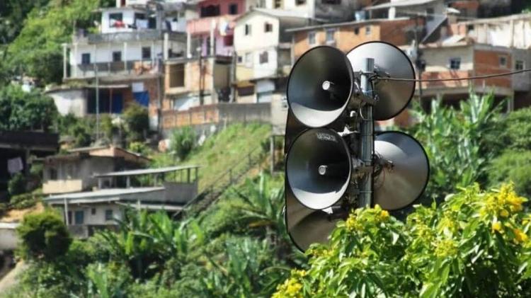 Sirene de alerta instalada em uma comunidade de Petrópolis