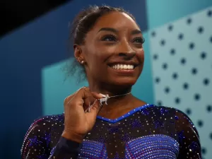 Diretora de "O Retorno de Simone Biles" deu spoilers dos próximos episódios