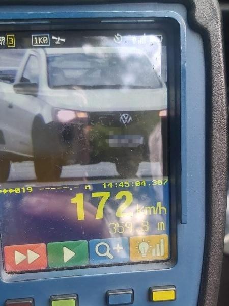 Pickup é flagrada a 172km/h na Rodovia dos Bandeirantes, em São Paulo - Divulgação/Polícia Rodoviária