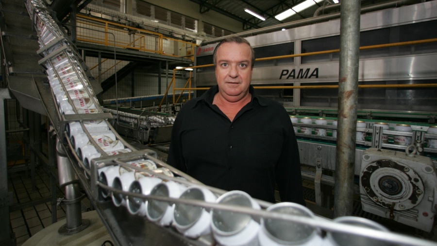 Walter Faria é dono do Grupo Petrópolis, que fabrica a cerveja Itaipava e outros rótulos - Luiz Carlos Murauskas-24.mai.2005/Folhapress