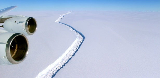 Fenda separa plataforma de gelo Larsen C do continente antártico - Nasa/Reuters