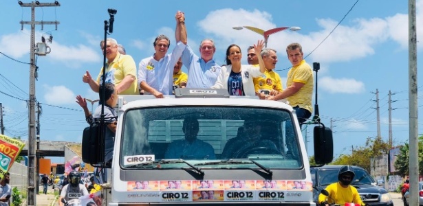 Candidato à presidência da República, Ciro Gomes (PDT) realiza carreata em Fortaleza (CE)