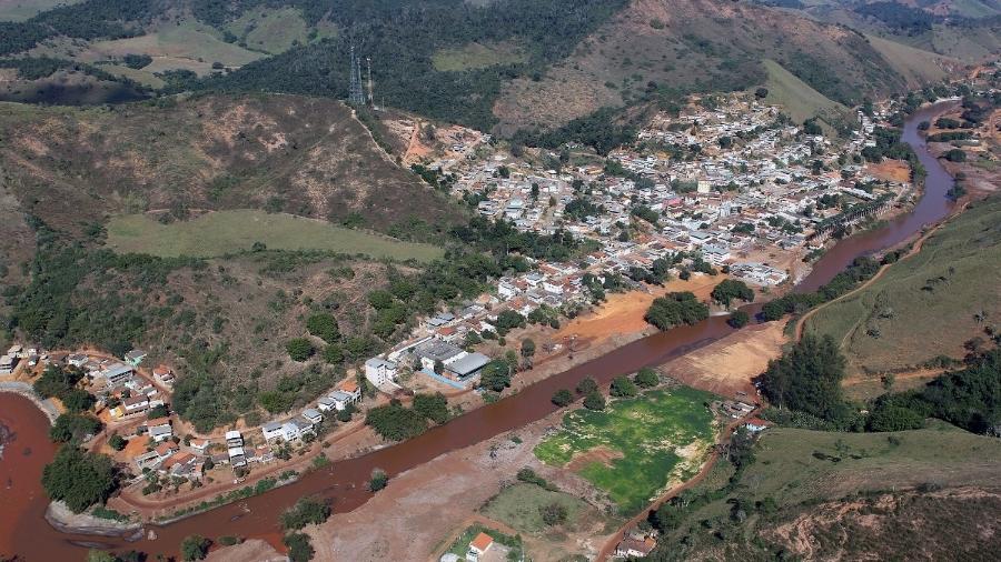 Imagem aérea de Barra Longa (MG), um dos municípios atingidos pelos rejeitos de barragens da Samarco - Ibama/Divulgação