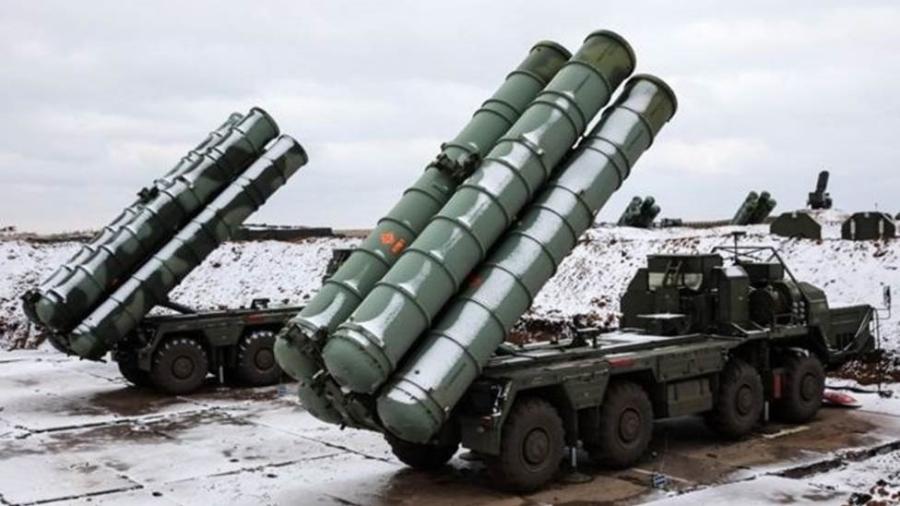 Os mísseis russos S-400 estão entre os mais avançados do mundo - Getty Images