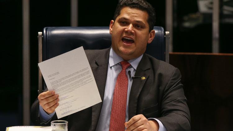 Senadores resgataram PEC | Se prioridade é 2ª instância, renuncia e faz nova Constituinte, diz Alcolumbre