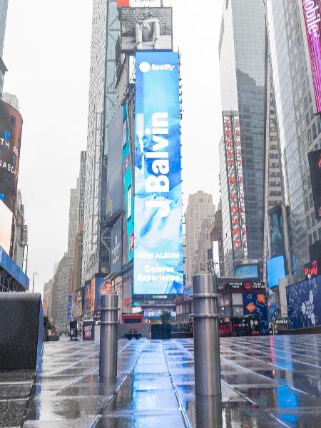 Times Square esvaziada em Nova York, nos EUA, durante a pandemia de coronavírus - Lev Radin/Pacific Press/LightRocket via Getty Images