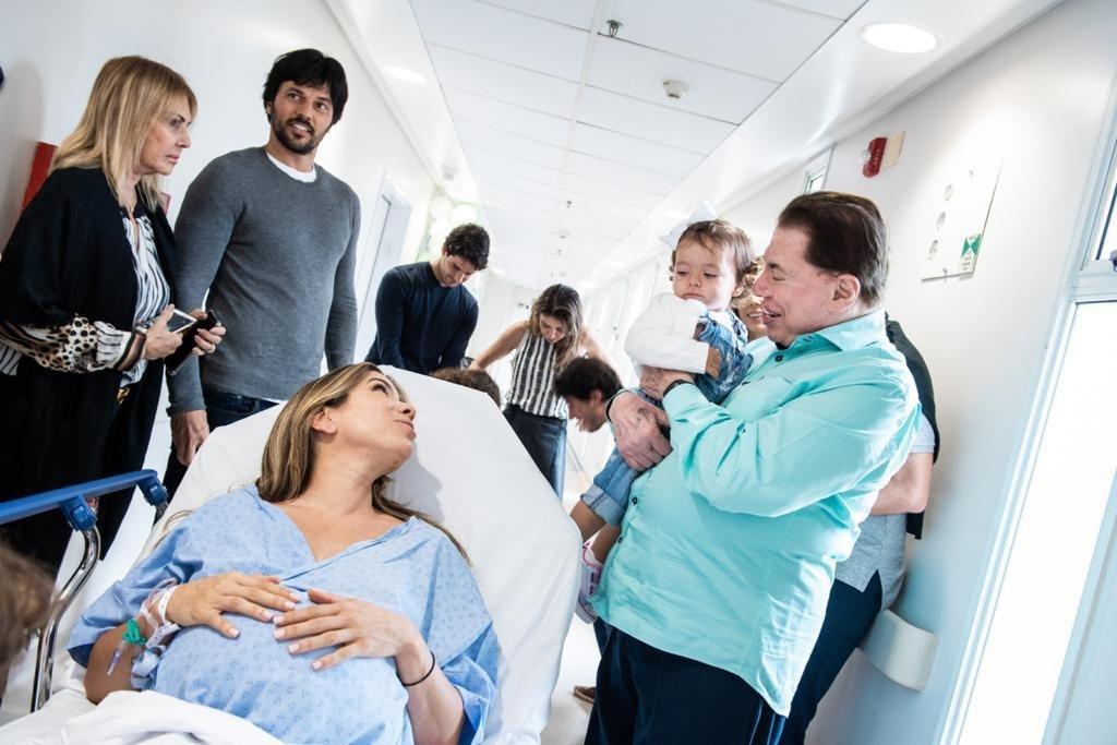 Ministro Das Comunicacoes Homenageia 90 Anos Do Sogro Silvio Santos 12 12 2020 Uol Tv E Famosos