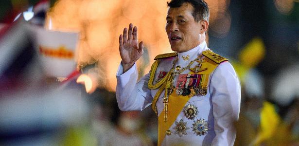 Tailândia | Mulher é condenada a 43 anos de prisão por insulto à monarquia