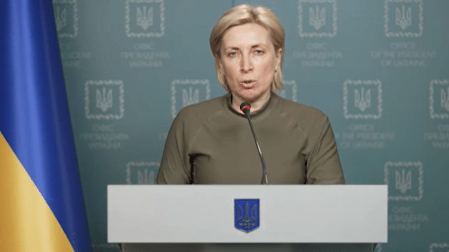 Vice primeira-ministra da Ucrânia, Iryna Vereshchuk, diz que onze prefeitos e autoridades locais foram sequestradas por forças russas - Reprodução