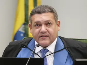 Ministros do STF indicados por Bolsonaro votam contra seu salvo-conduto