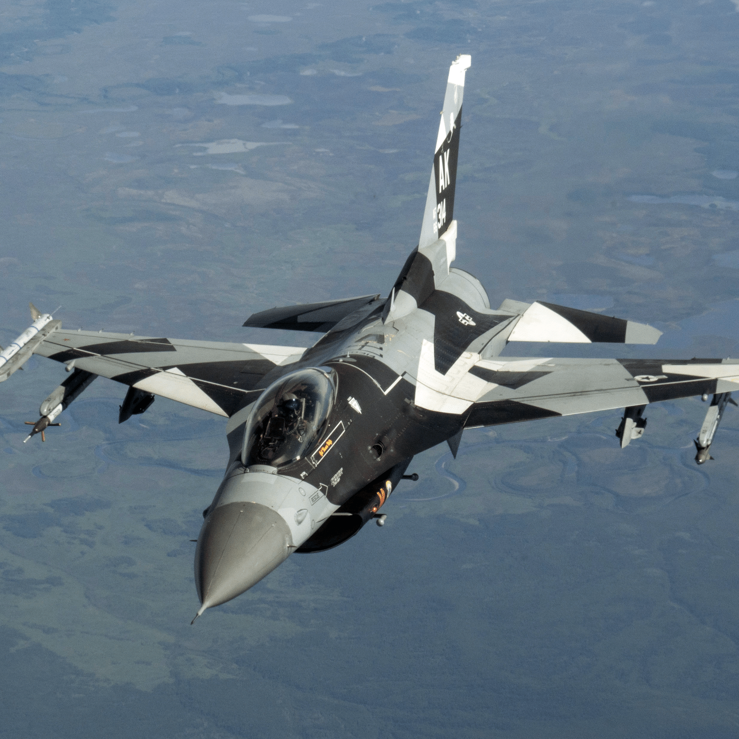 VÍDEO EXCLUSIVO: A história do caça F-5 – HOTAS, um novo radar