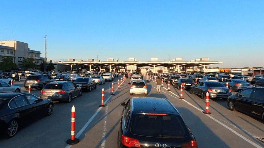 Carro da embaixada brasileira na Bulgária é apreendido com cocaína