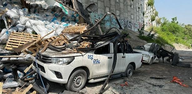 Carreta perde controle e despenca de altura de 15 metros no México; vídeo