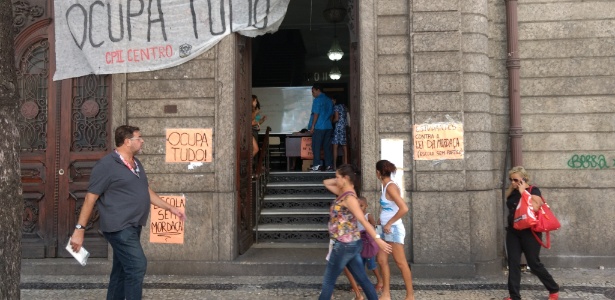 Colégio ocupado por estudantes na zona norte do Rio de Janeiro - Alfredo Mergulhão/UOL