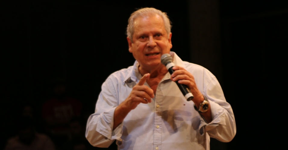 'Música no Fantástico' | Dirceu critica discurso de Bolsonaro e brinca sobre próprias prisões