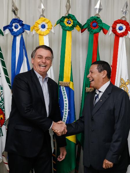 Jair Bolsonaro durante a transmissão de cargo para o Vice-Presidente da República, Hamilton Mourão, antes de viajar para os EUA - Carolina Antunes/PR