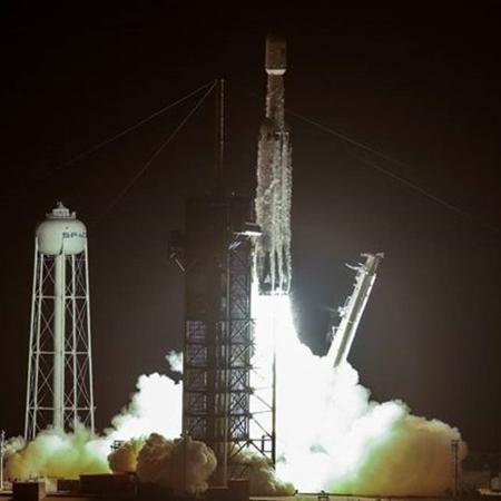 Essa foi a terceira vez que o Falcon Heavy foi enviado ao espaço - REUTERS