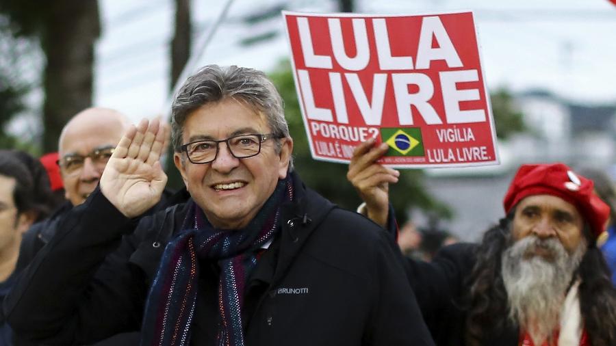 5.set.2019 - Jean-Luc Mélenchon, líder da esquerda francesa, após visita a Lula na sede da PF em Curitiba - Heuler Andrey/AFP