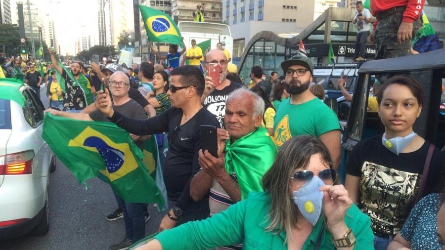 Manifestantes ignoram isolamento social e fazem ato pró-Bolsonaro e anti-Doria em São Paulo - Aiuri Rebello/UOL