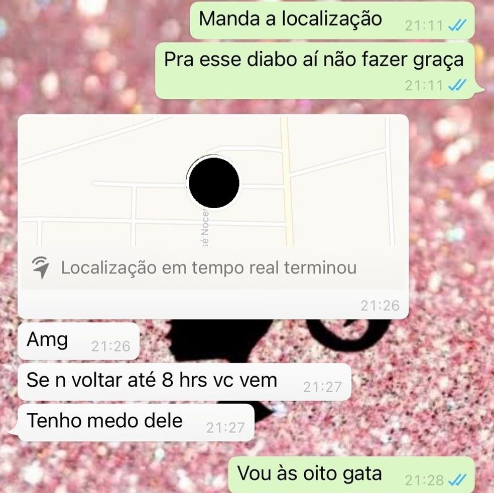 Ela tem uma amiga morta que manda vídeos horríveis para ela 