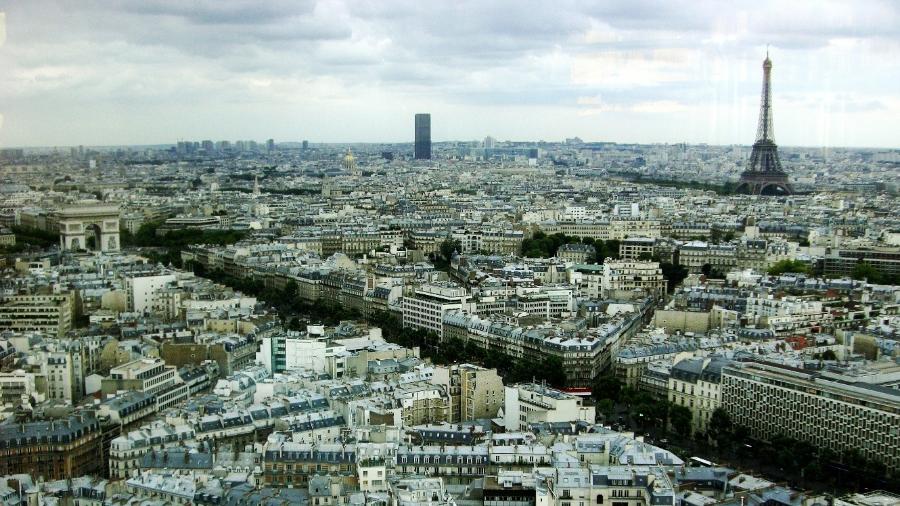 Segundo informações de uma fonte ao jornal, ao menos 20 escolas em Paris estariam no alvo da ameaça anônima
