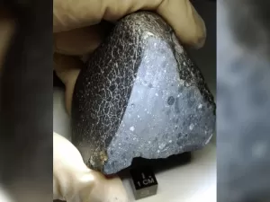 Parte de meteorito indica que Marte já foi habitável, diz estudo