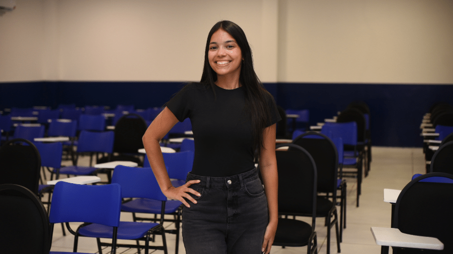 Anna Beatriz, 21, foi uma entre os 12 estudantes do Brasil a conseguir nota máxima na redação do Enem