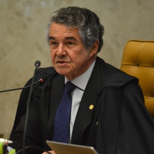 Em sessão no STF (Supremo Tribunal Federal), ministro Marco Aurélio Mello declara voto a favor do afastamento de Renan Calheiros da presidência do Senado - Renato Costa/Estadão Conteúdo