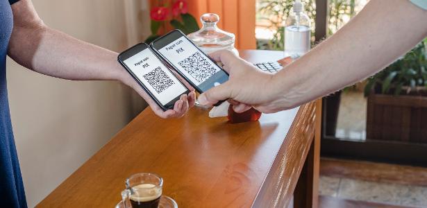 Novo golpe engana com pix falso e comprovante de transferência fantasma