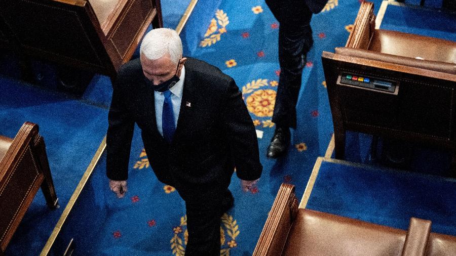 06 jan. 2021 - Vice-presidente dos Estados Unidos Mike Pence deixando Congresso  - POOL/REUTERS
