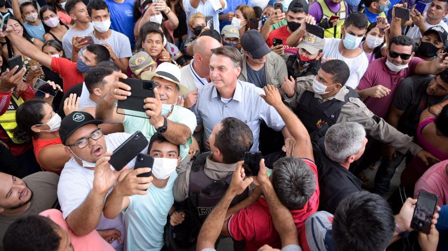 Jair Bolsonaro aglomera durante a pandemia - Diego Gurgel/ISHOOT/Estadão Conteúdo