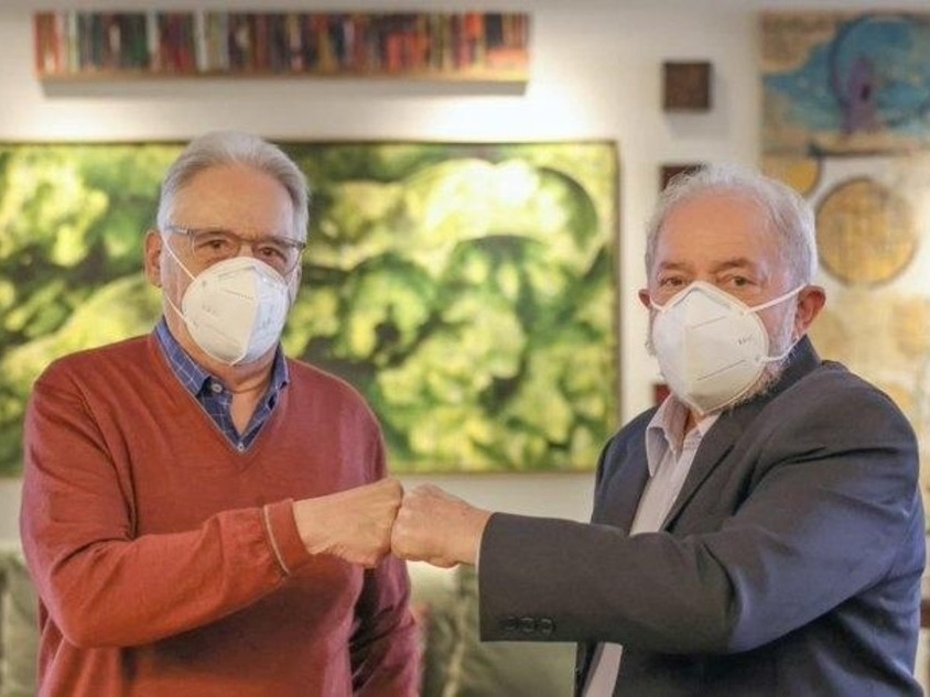 Ex-presidentes consultam generais sobre risco de ruptura