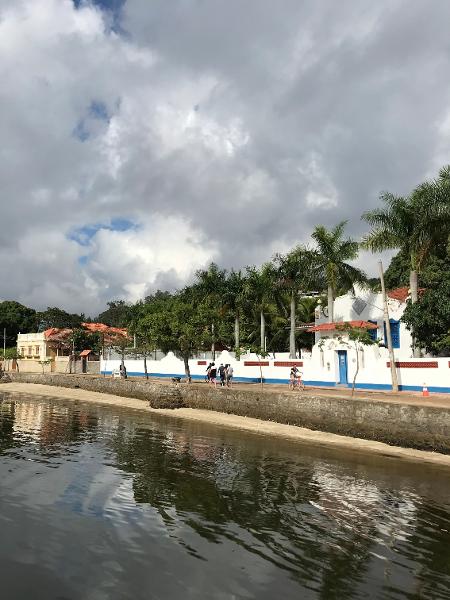 Chegada à Ilha de Paquetá, no Rio de Janeiro, acontece após viagem de 50 minutos - Lola Ferreira/UOL