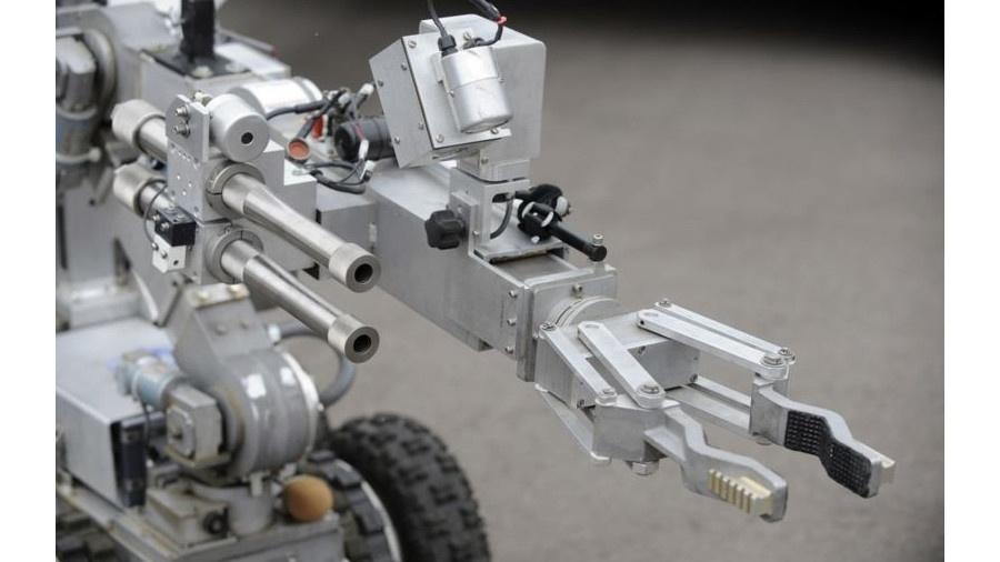 Um robô antibombas em ação - Getty Images