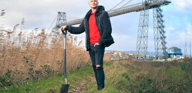 Homem tenta recuperar HD que jogou no lixo com R$ 4 bilhões em bitcoins