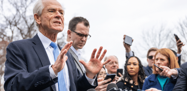 Assessor de Trump inventa especialista -- e tarifas também